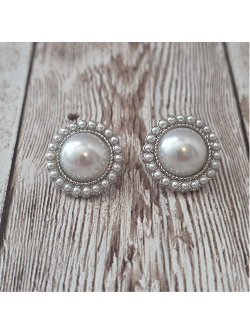 Women's Unbranded Pearl Stud Earrings, White and Silver NWOT